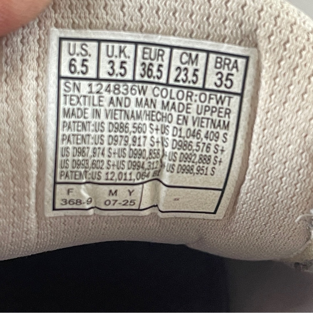 Skechers Light Beige Athletic Shoes in size 6.5 - Picture 7 of 7